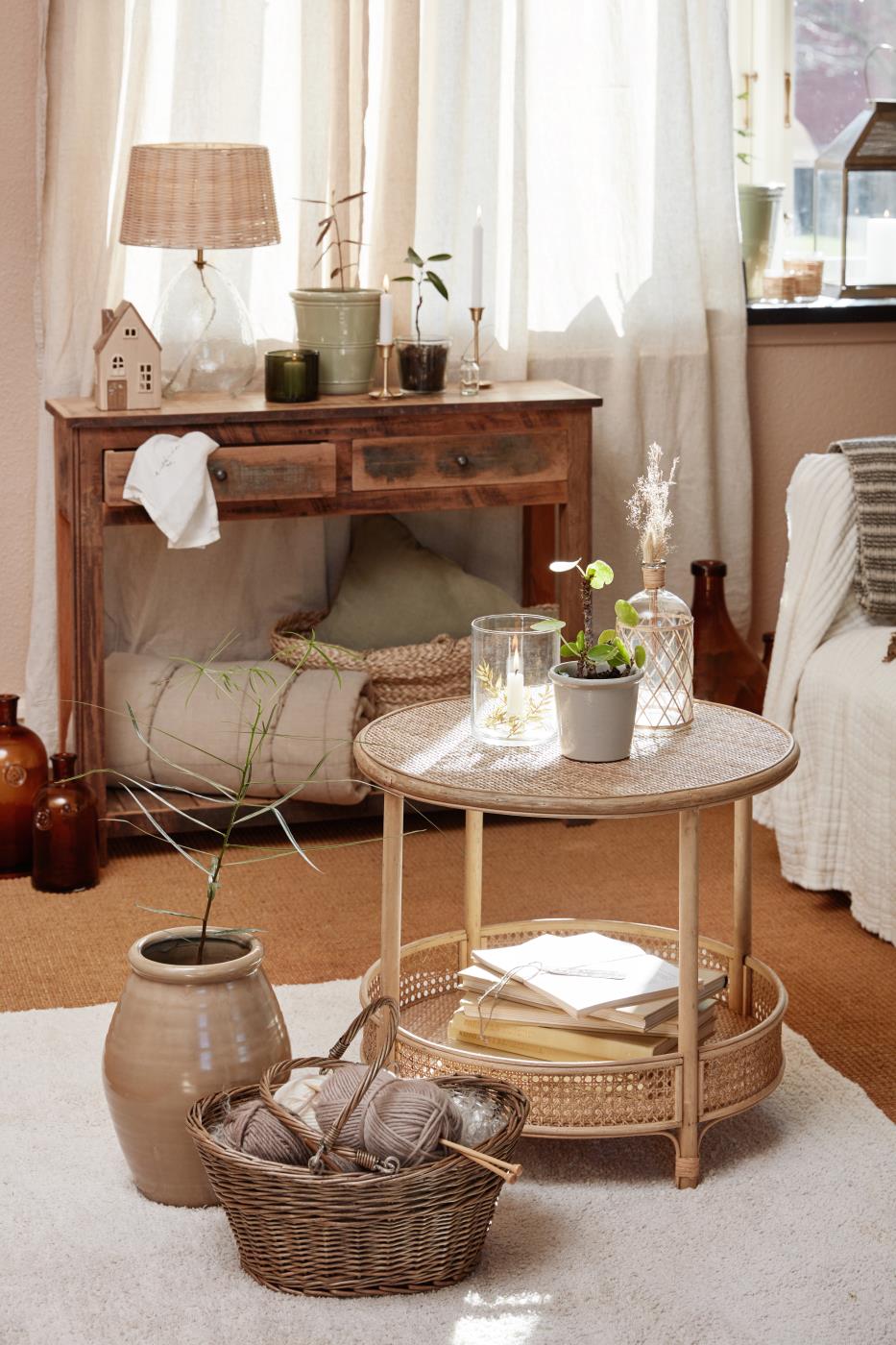 Sidebord i flettet rattan fra Ib Laursen