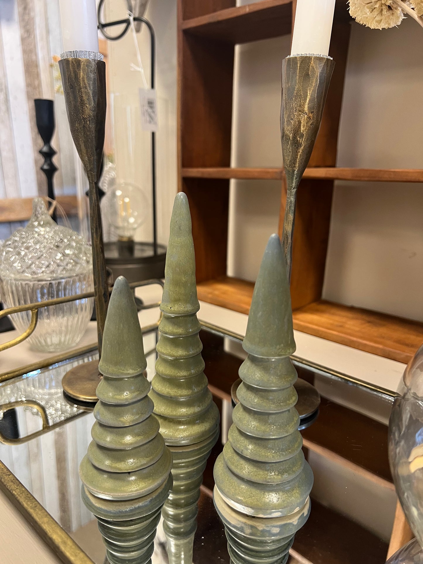 Juletræer i grøn fra Vangs keramiske værksted