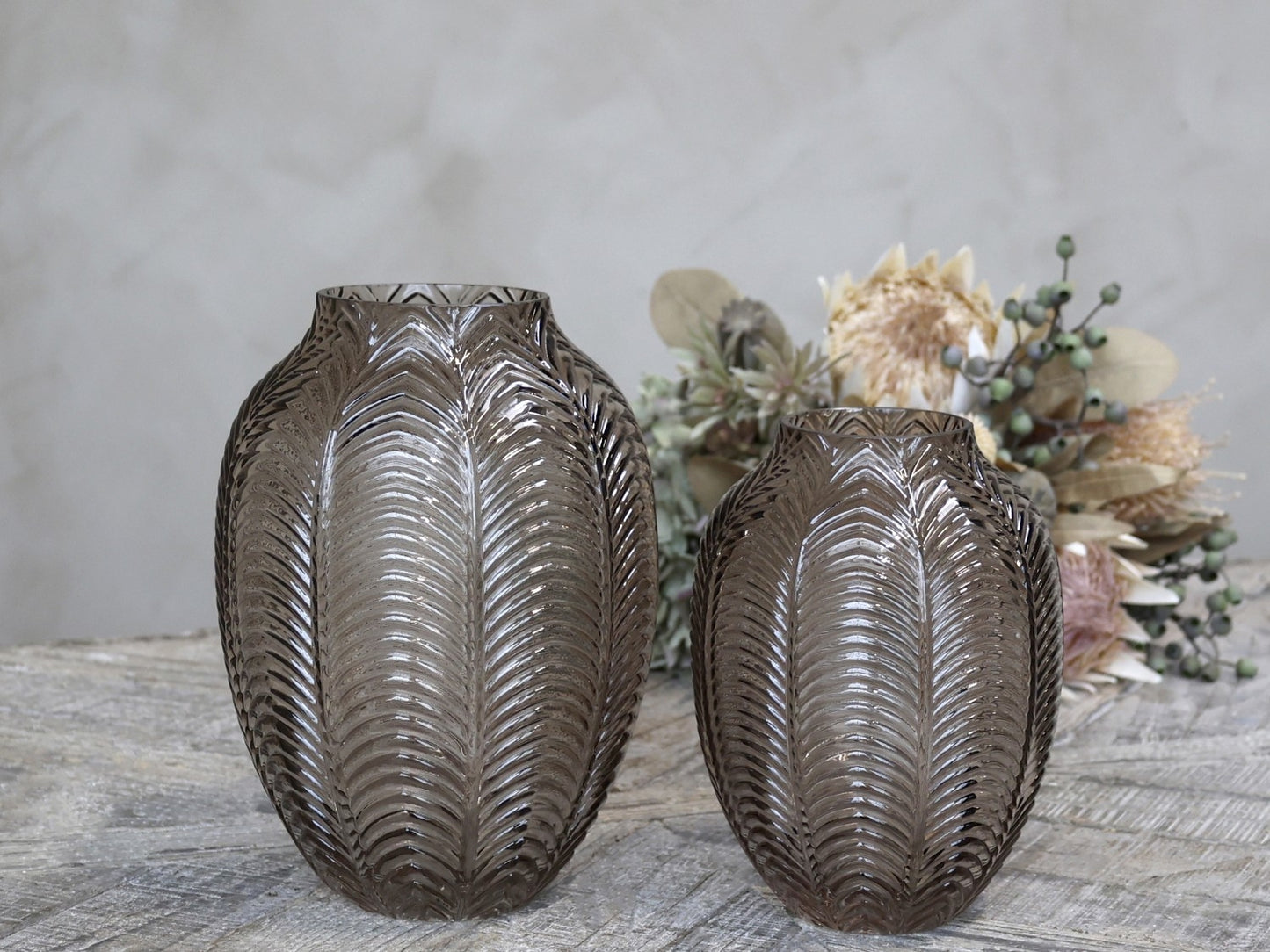 Vase med bladmønster fra Chic Antique