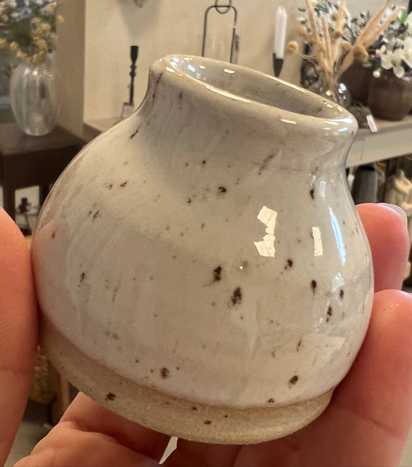 Stentøjs vase med nister fra Vangs keramiske værksted