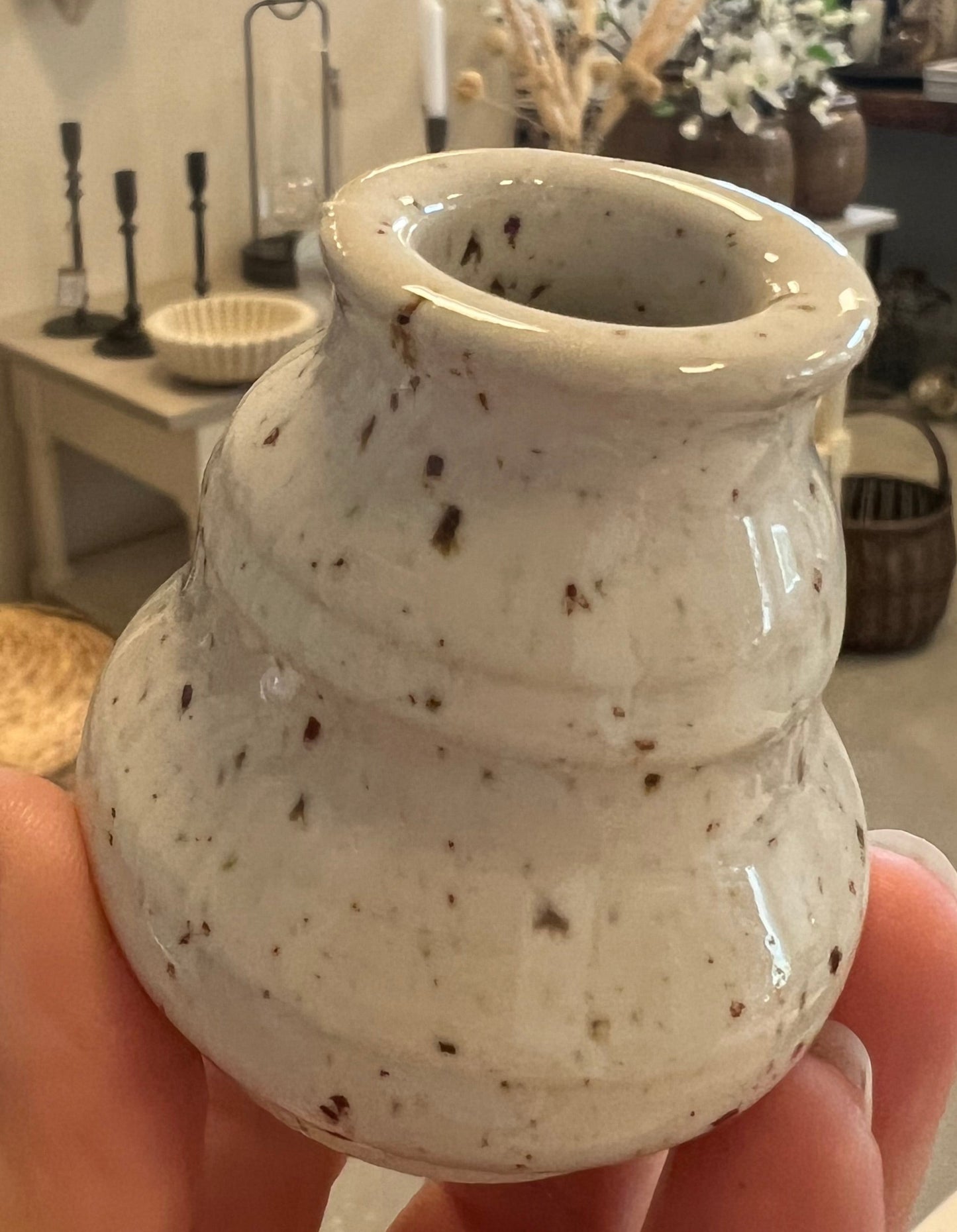 Keramik vase med riller fra Vangs keramiske værksted