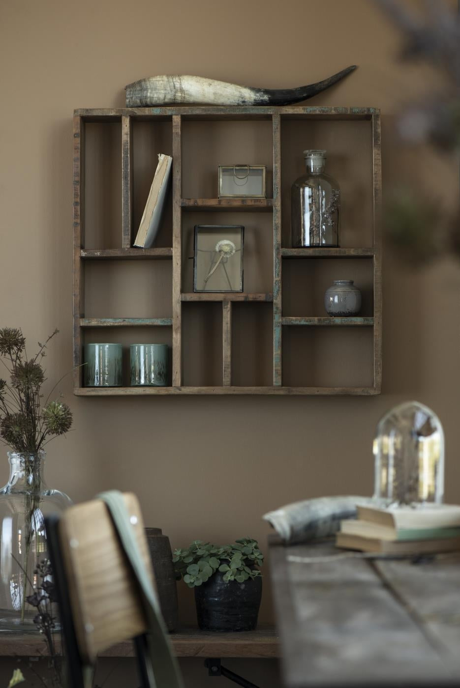 Genbrugstræ hylde fra Ib Laursen