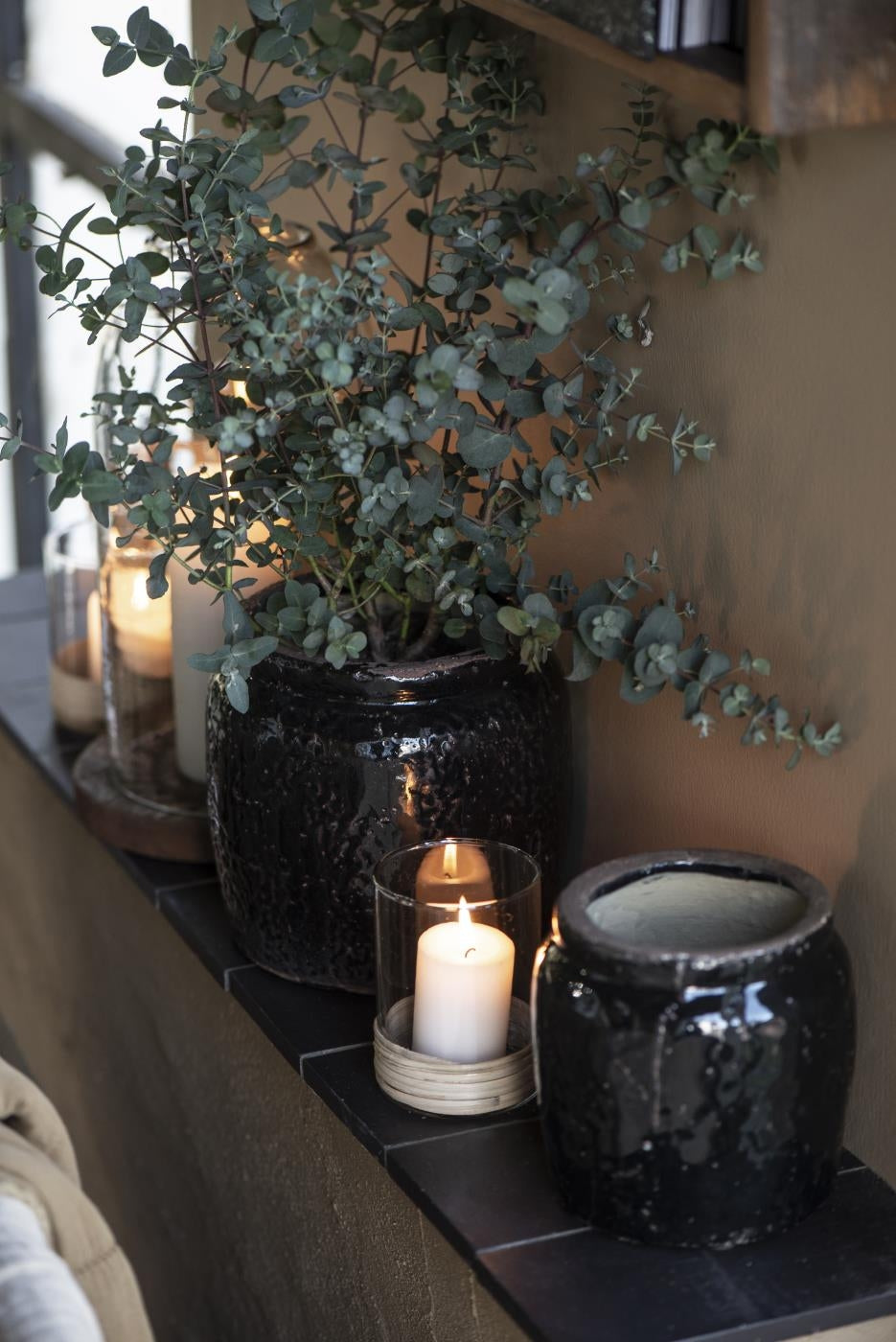 Krukke I sort glat glasur fra Ib Laursen