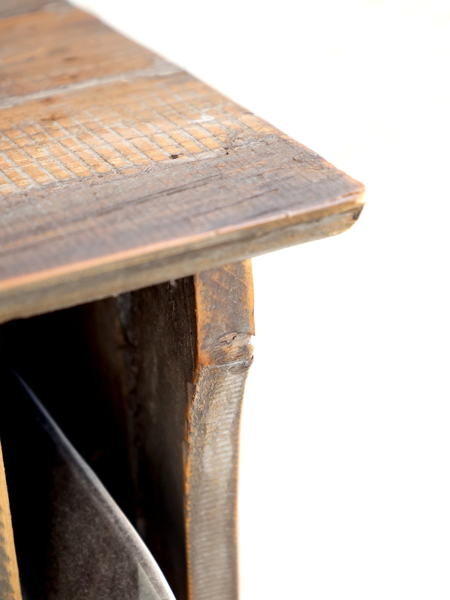 Tallerkenrække med mange detaljer fra Chic Antique