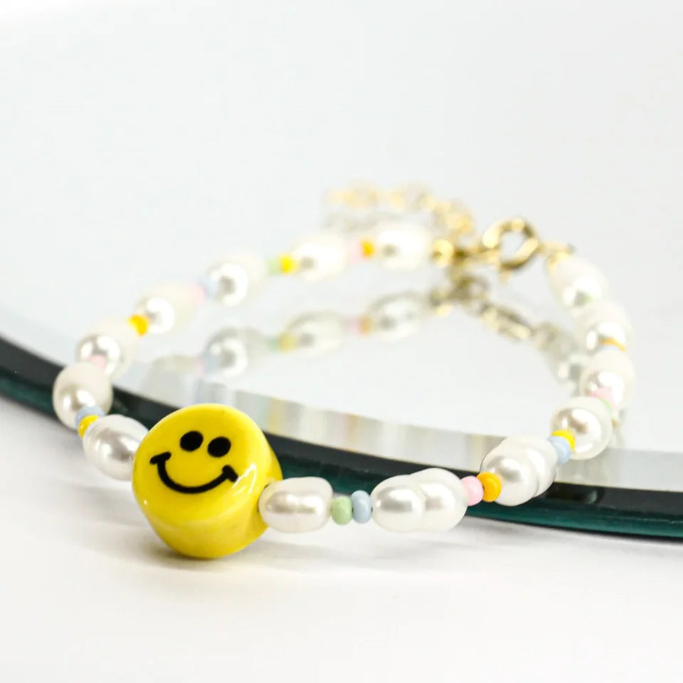 Smiley armbånd med ferskvandsperler - Lily Smykker