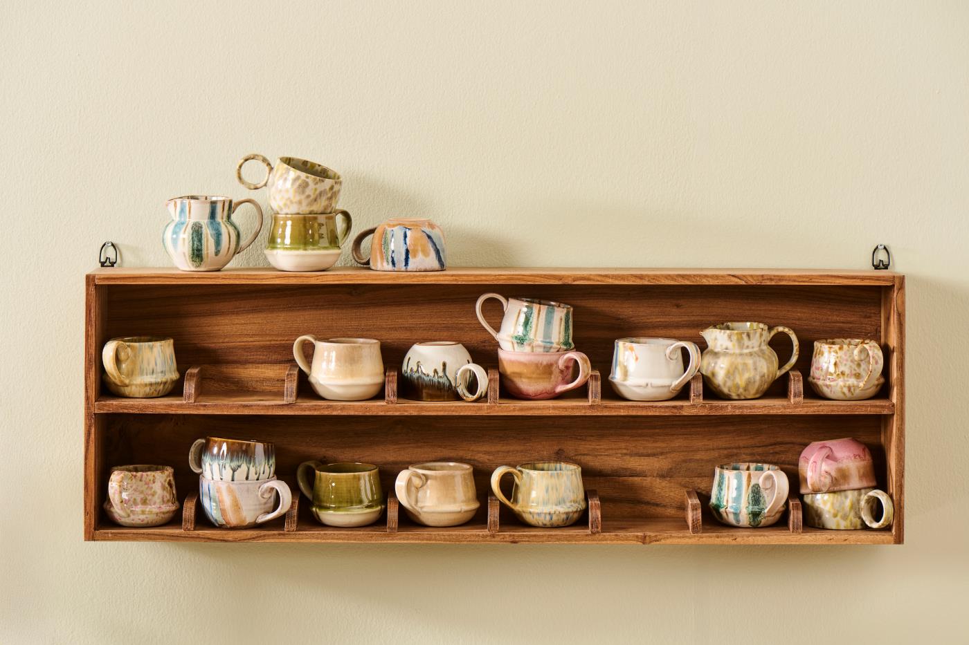 Hylde med inddelte rum fra Ib Laursen