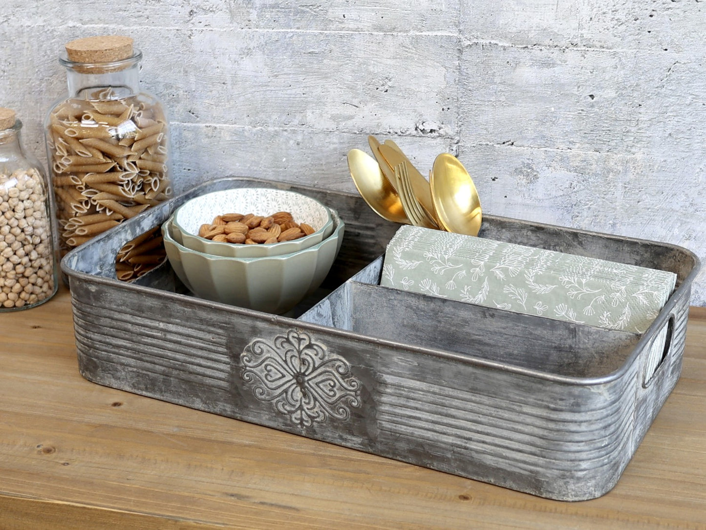 Zink bakke med fire rum fra Chic Antique