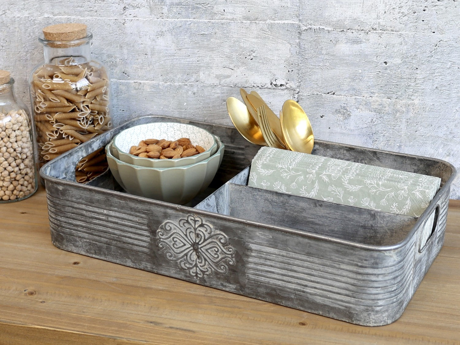 Zink bakke med fire rum fra Chic Antique