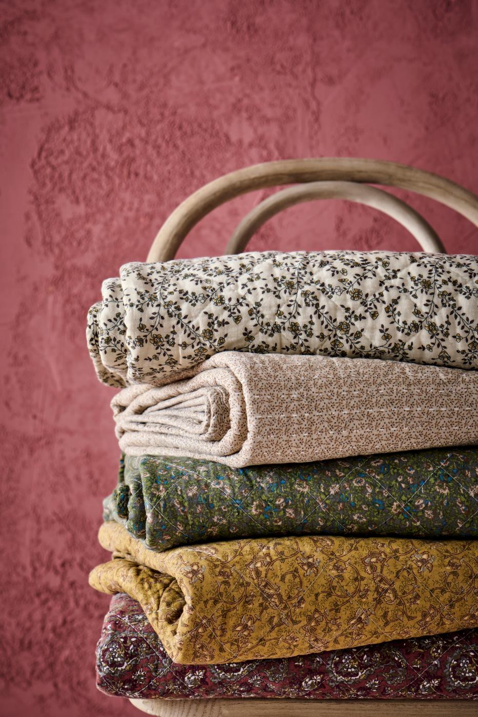 Quilt i creme og brun fra Ib laursen