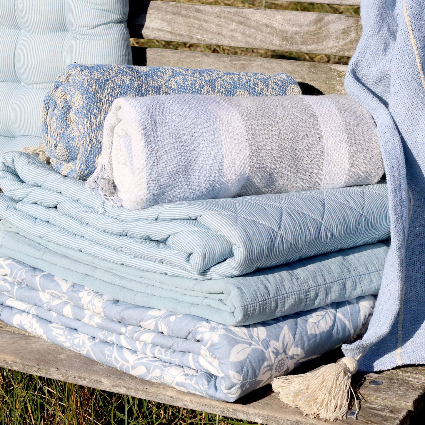 Blå nostalgisk quilt fra Chic Antique