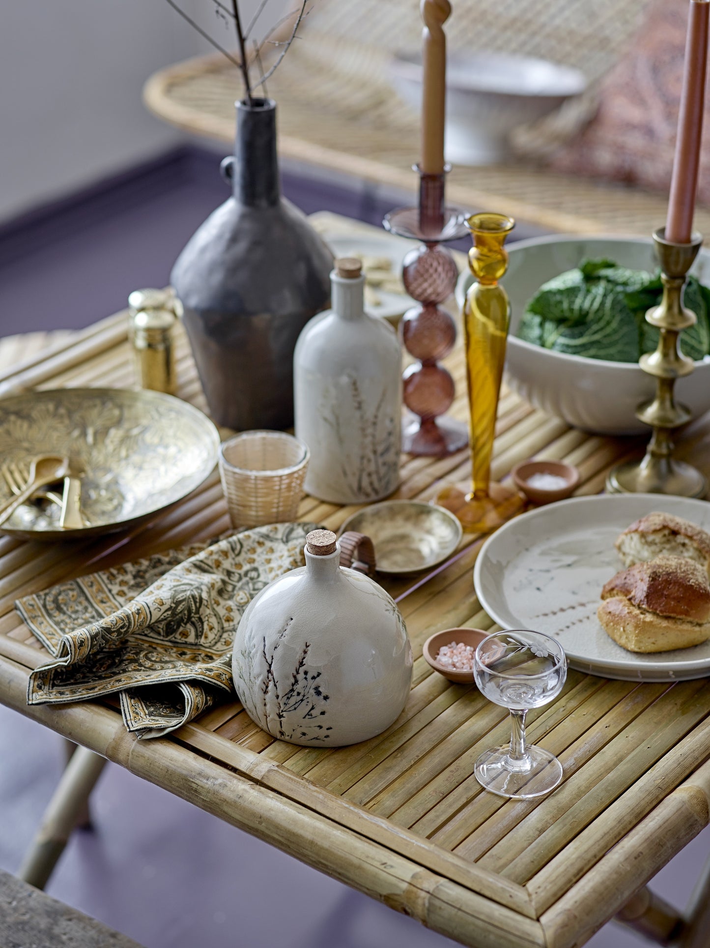 Lysestage i mørke lilla glas fra Bloomingville