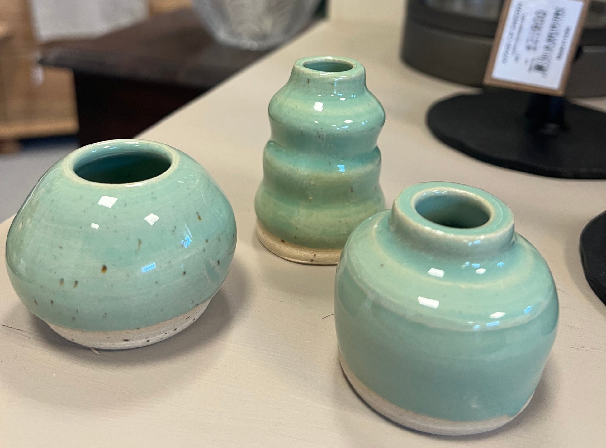Keramik vase i forskellige varianter fra Vangs keramiske værksted