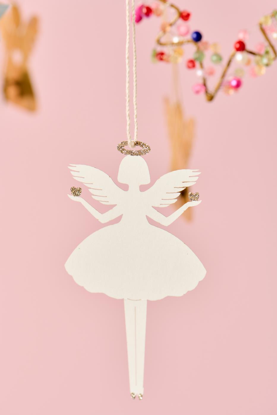 Engel i papirklip fra Ib Laursen