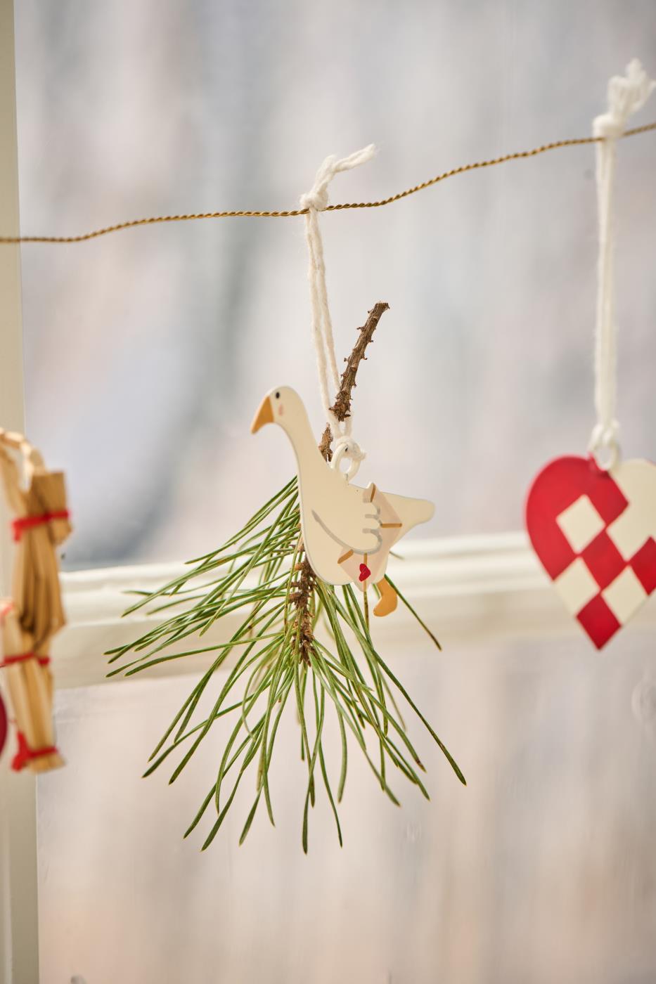 Julegås i metal til ophæng fra Ib Laursen