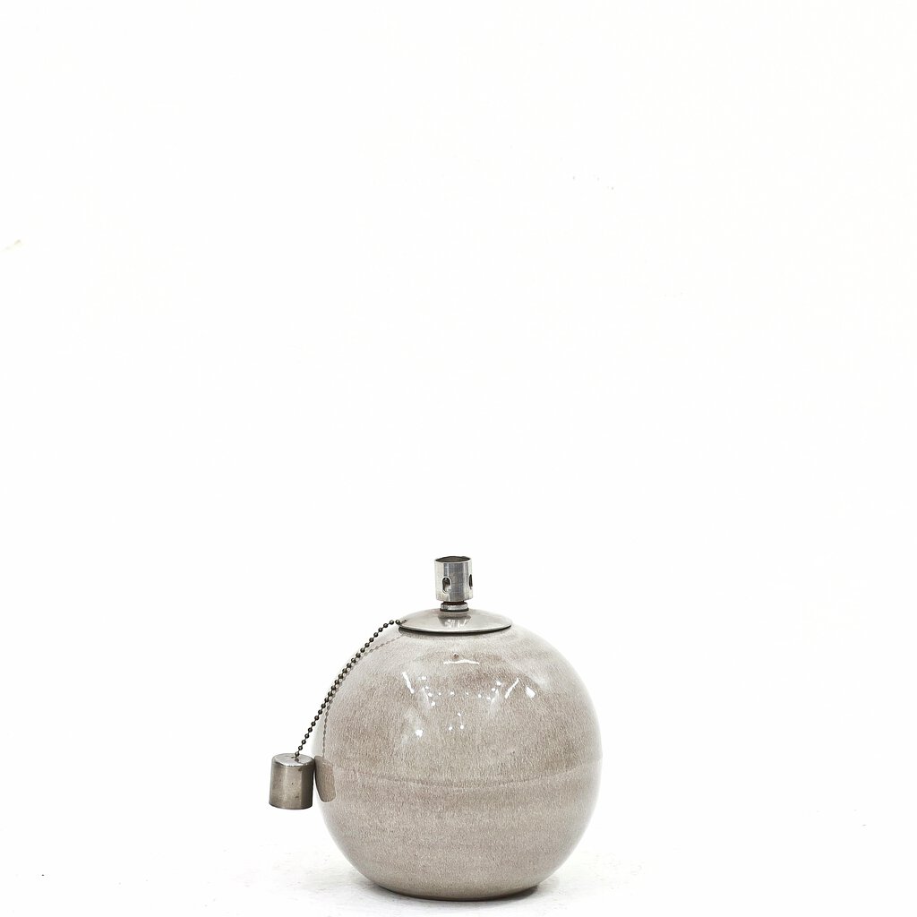 Olie lampe til udendørs brug i grå keramik fra GUS