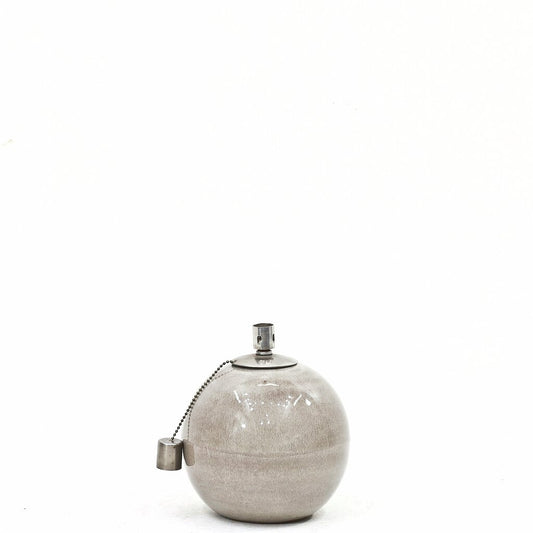 Olie lampe til udendørs brug i grå keramik fra GUS