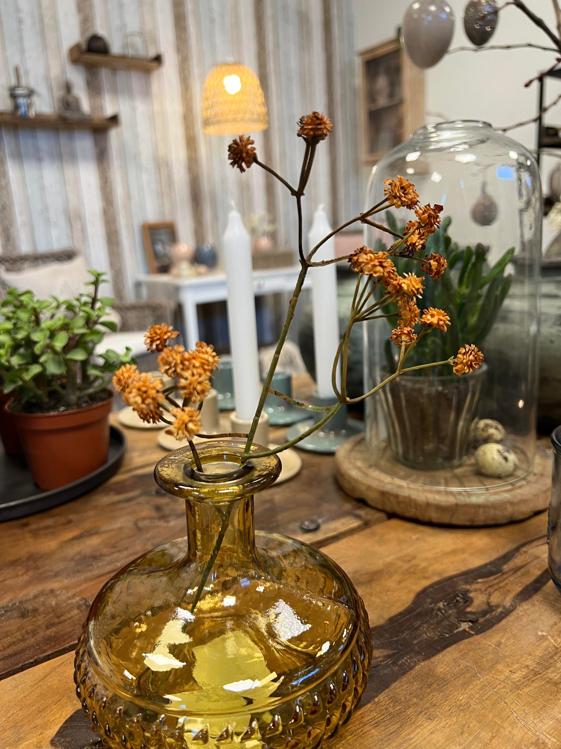 Vase i gul fra Lauvring