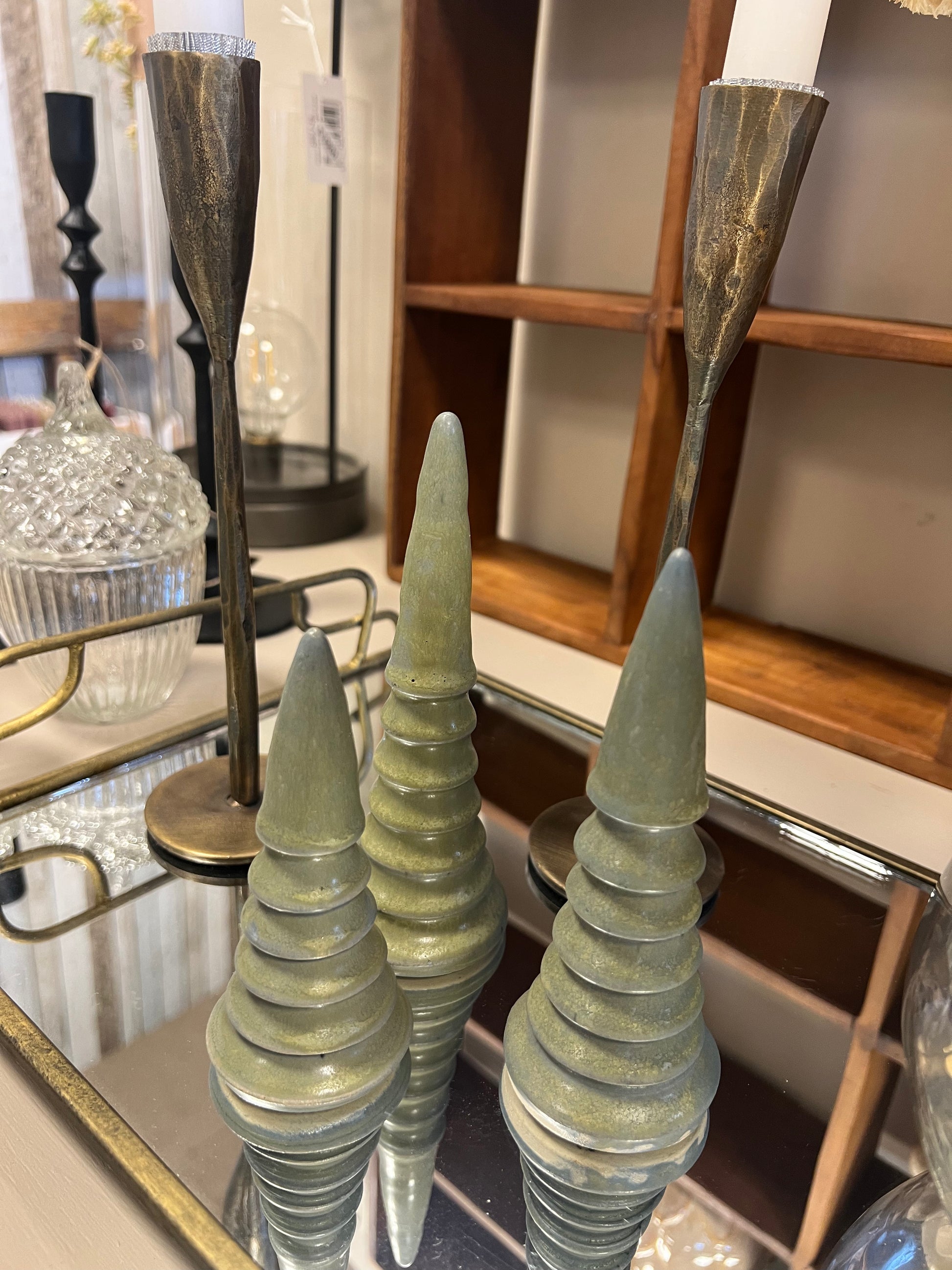 Keramik juletræ i tre størrelser fra Vangs keramiske værksted