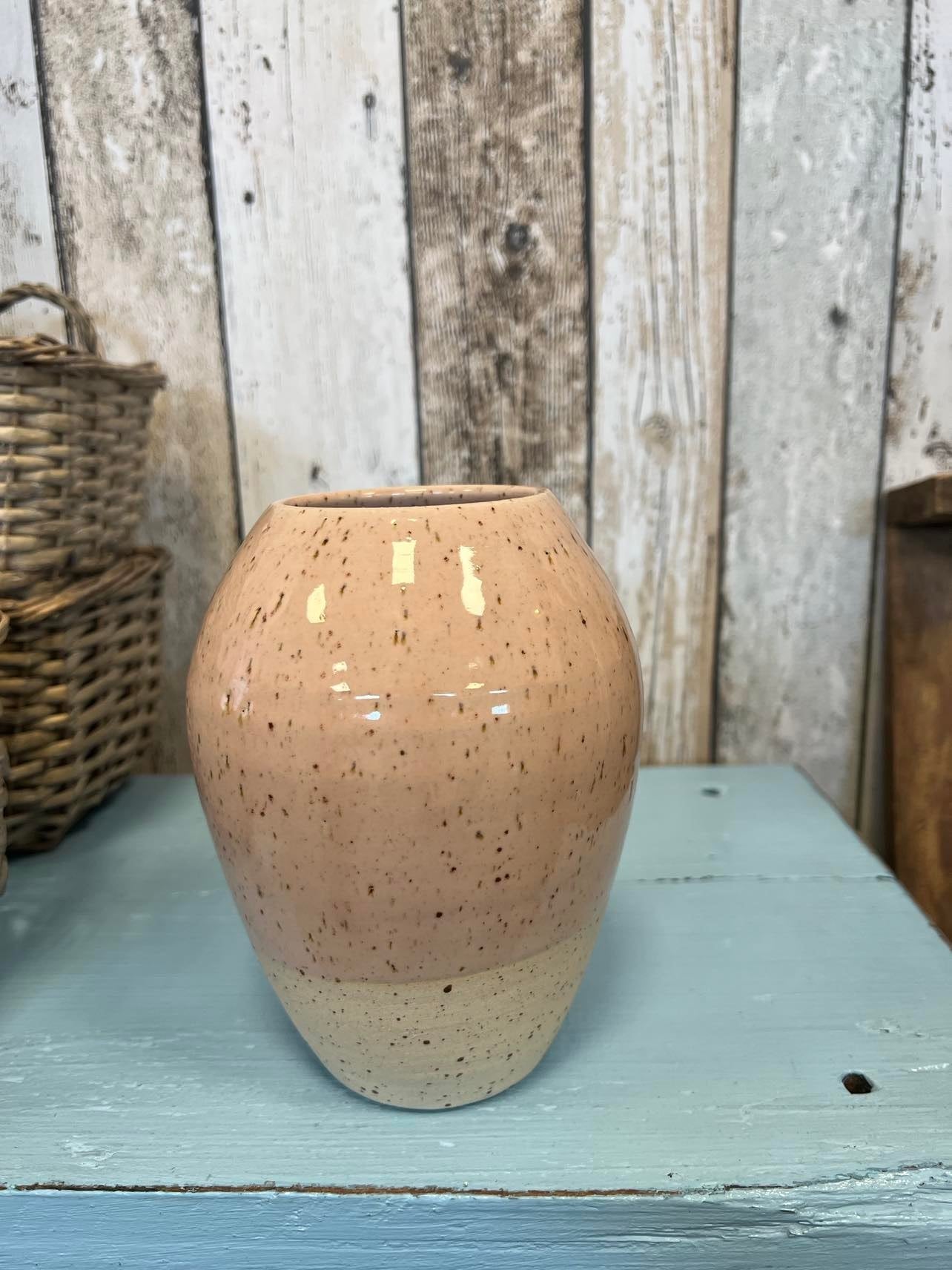 Vse til en buket fra Vangs keramiske værksted