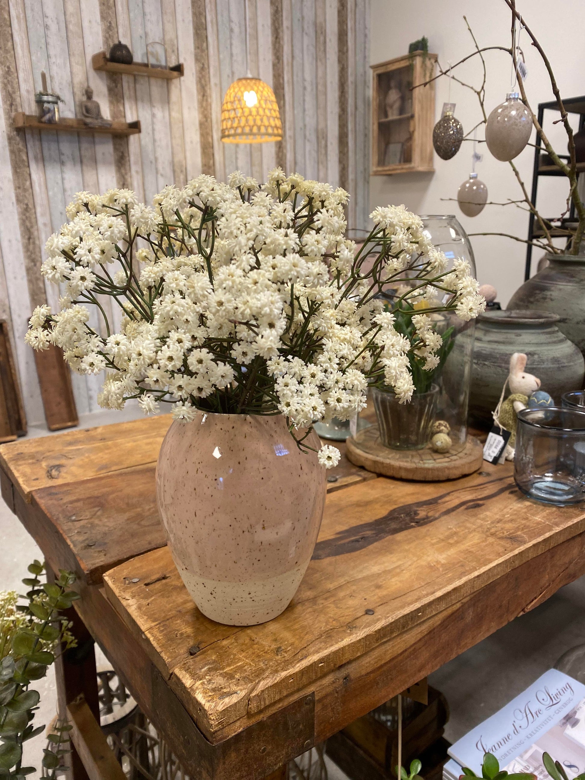 Vase i to farver fra Vangs keramiske værksted