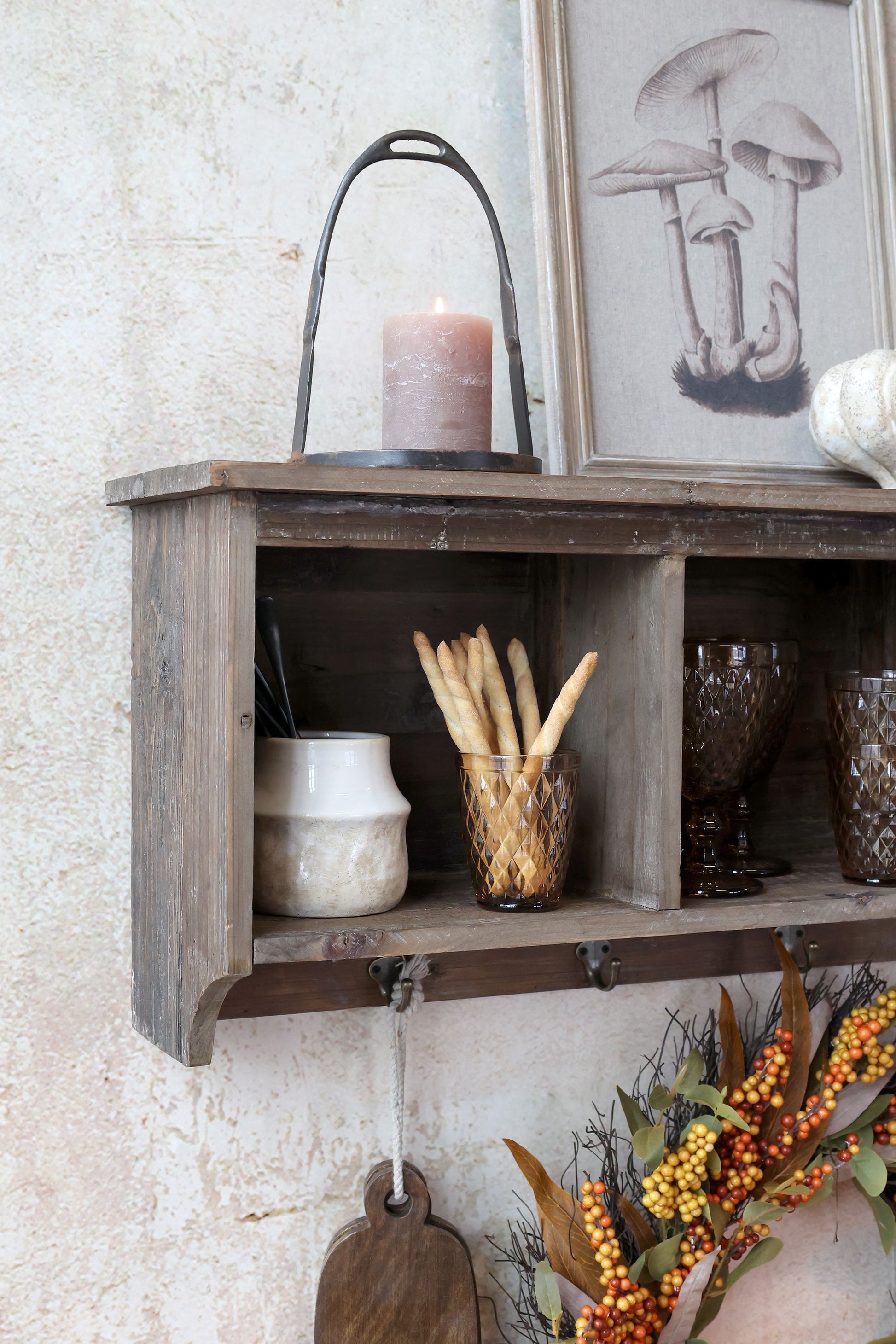 Hylde med knager fra Chic Antique