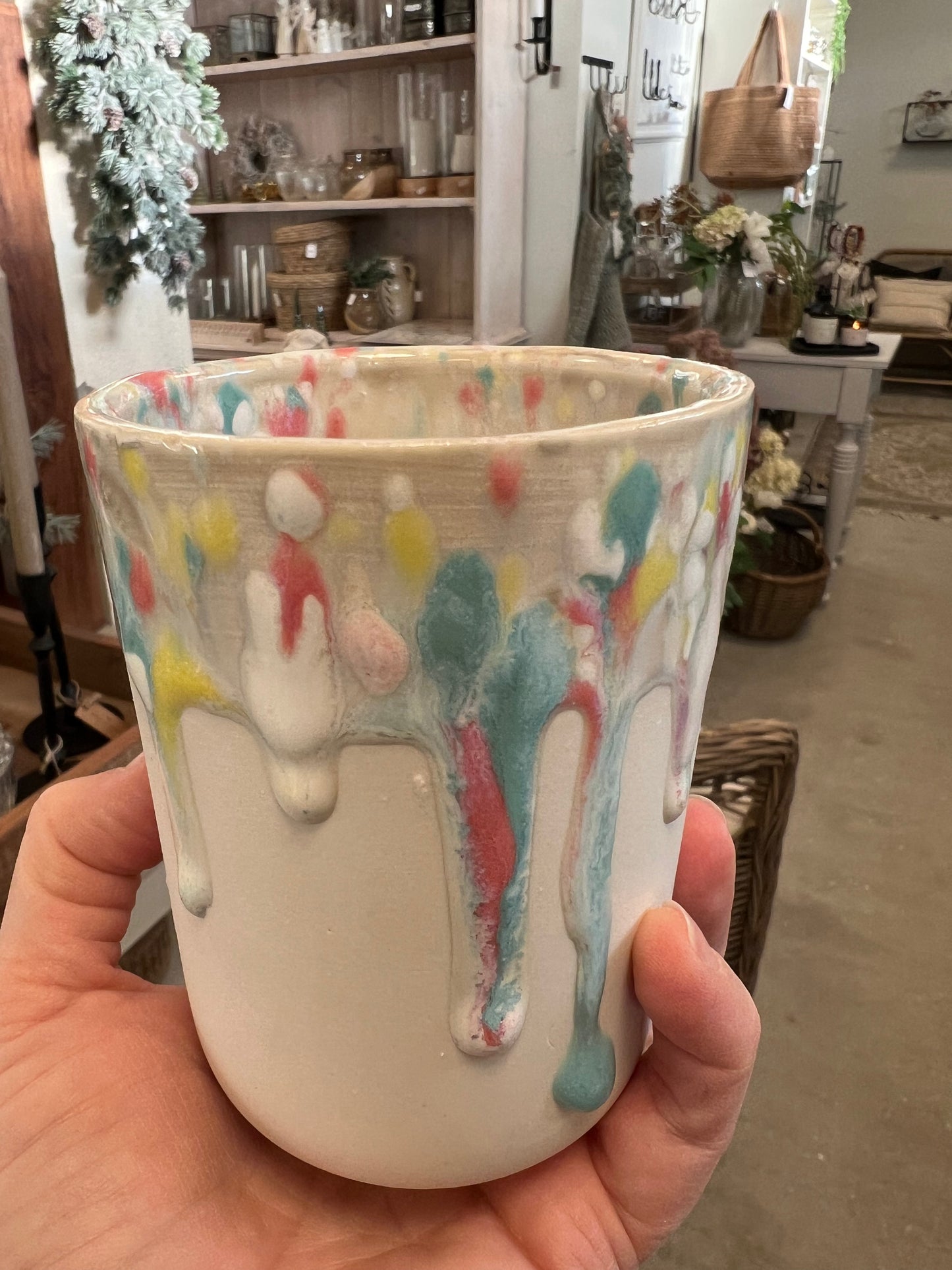 Krus i flere farver fra Handmade by Victoria Juul