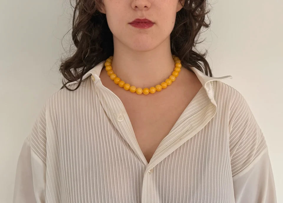 Solstråle halskæde med gule jadeperler og forgyldt lås - Lily Smykker