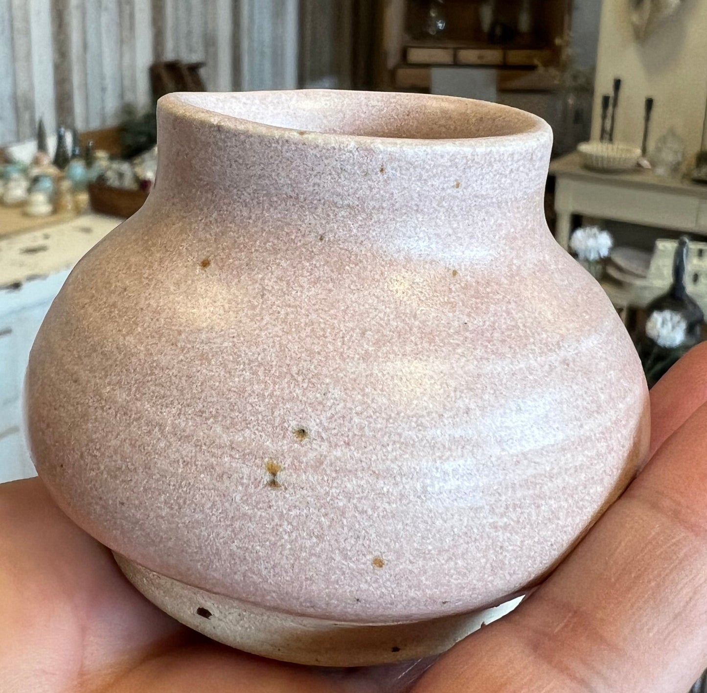 Lyserød vase fra Vang Keramiske værksted