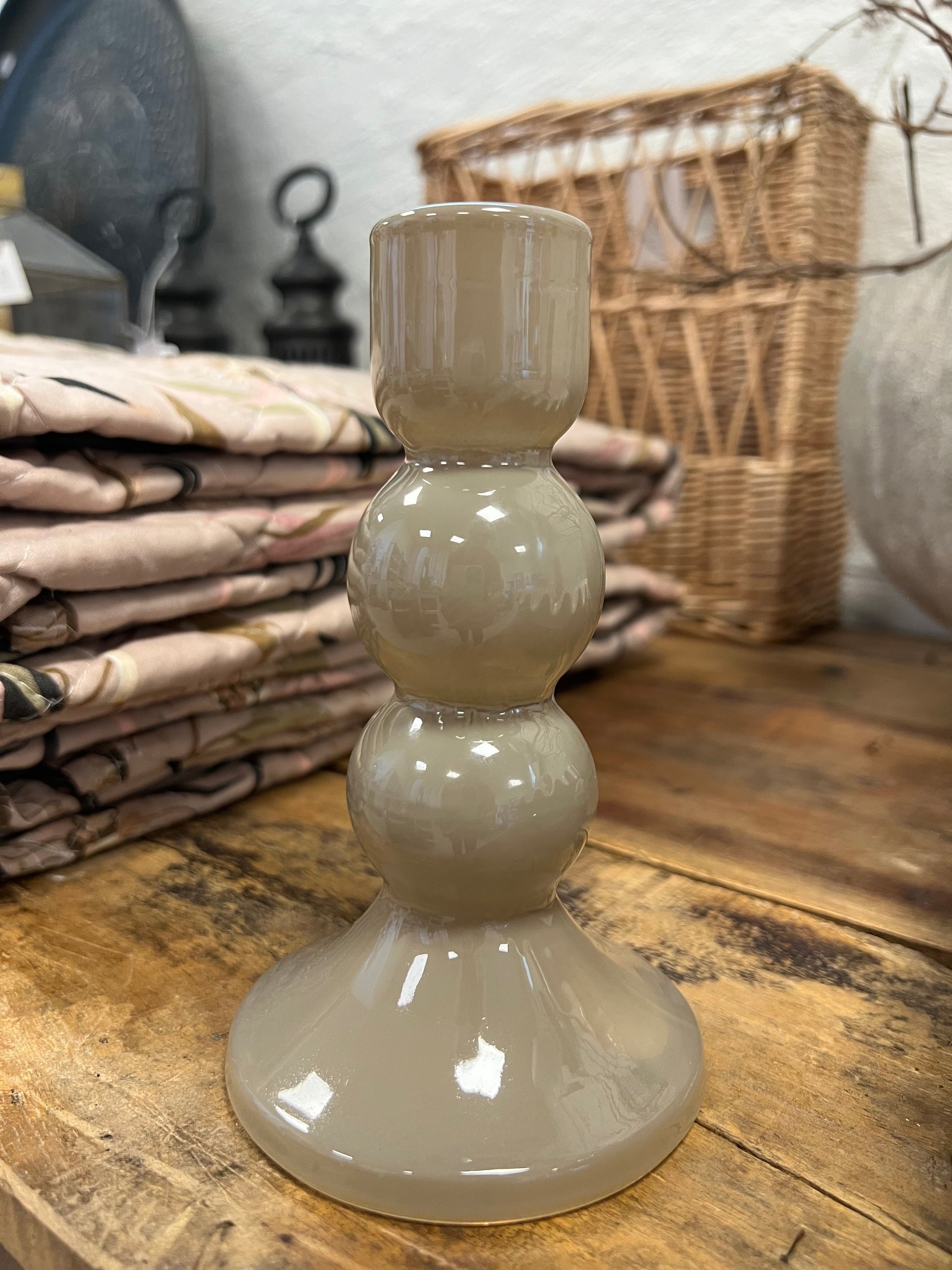 Beige/lyserød lysestage fra Madam Stoltz
