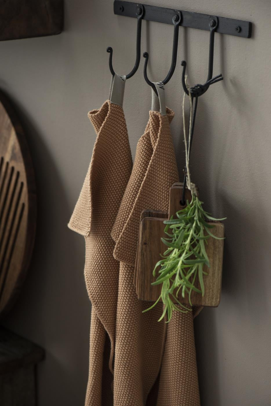 Jernknagerække med 3 knager fra Ib Laursen