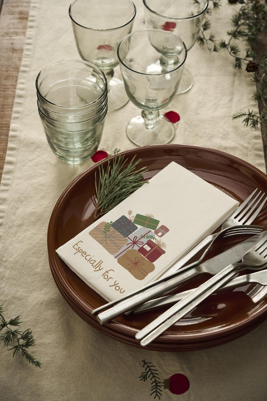 Juleserviet med motiv fra Ib Laursen