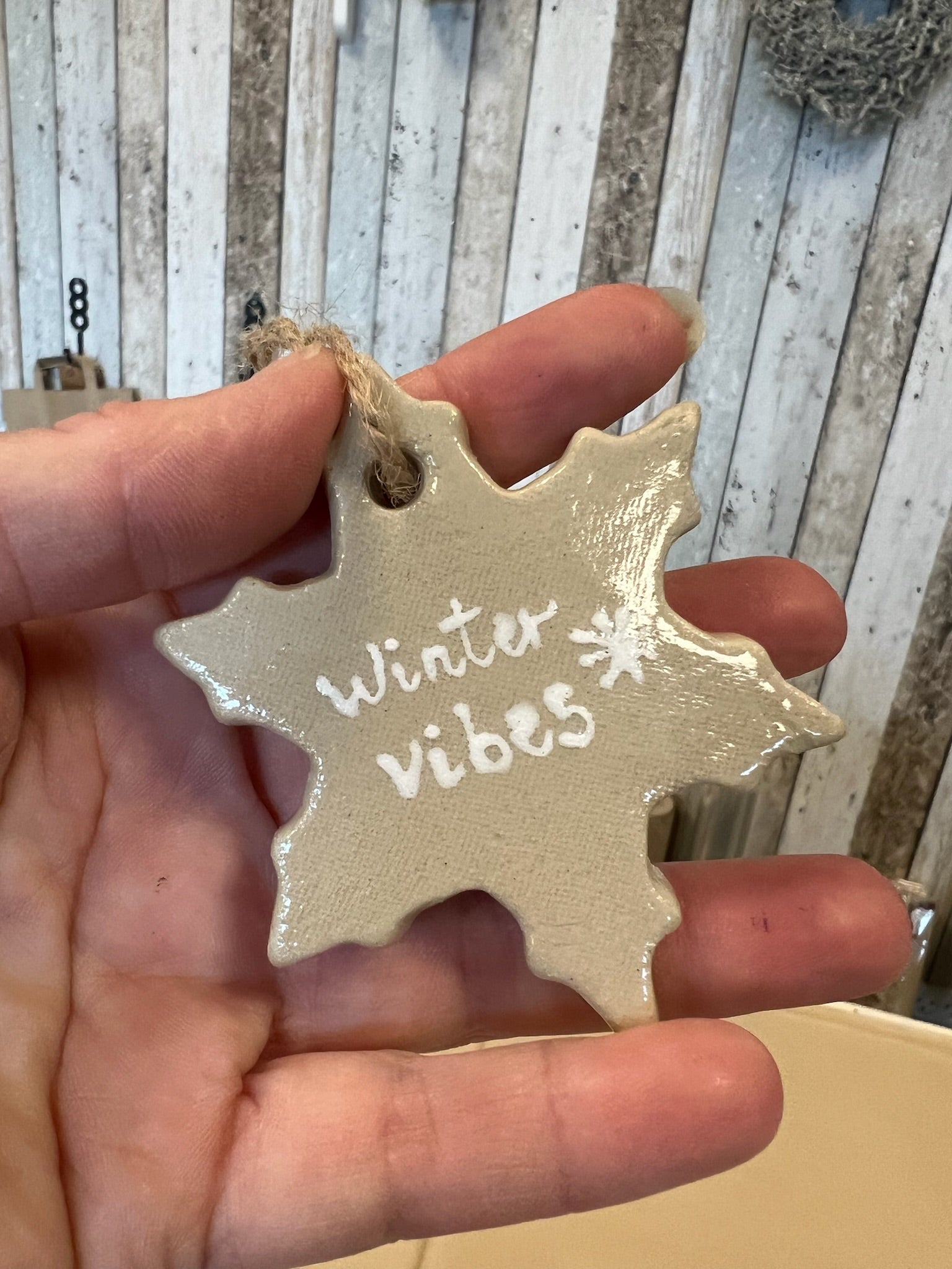 Keramik julepynt til ophæng - Flere varianter fra Handmade by Victoria Juul