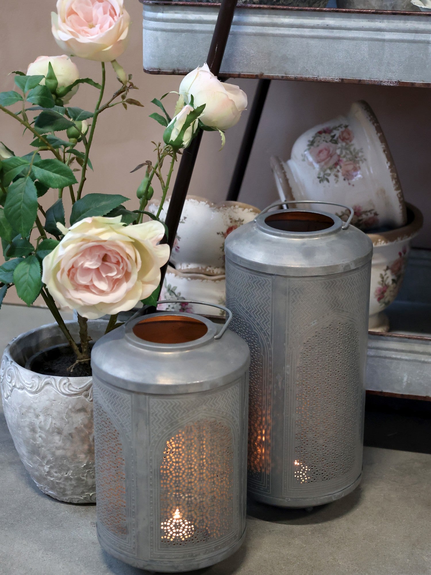 Lanterne med mønster i antik zink fra Chic Antique