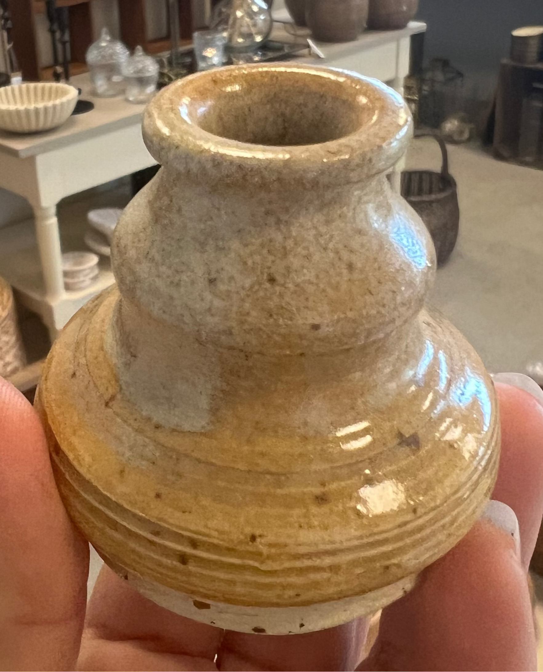 Stentøjs vase i brun fra Vangs keramiske værksted