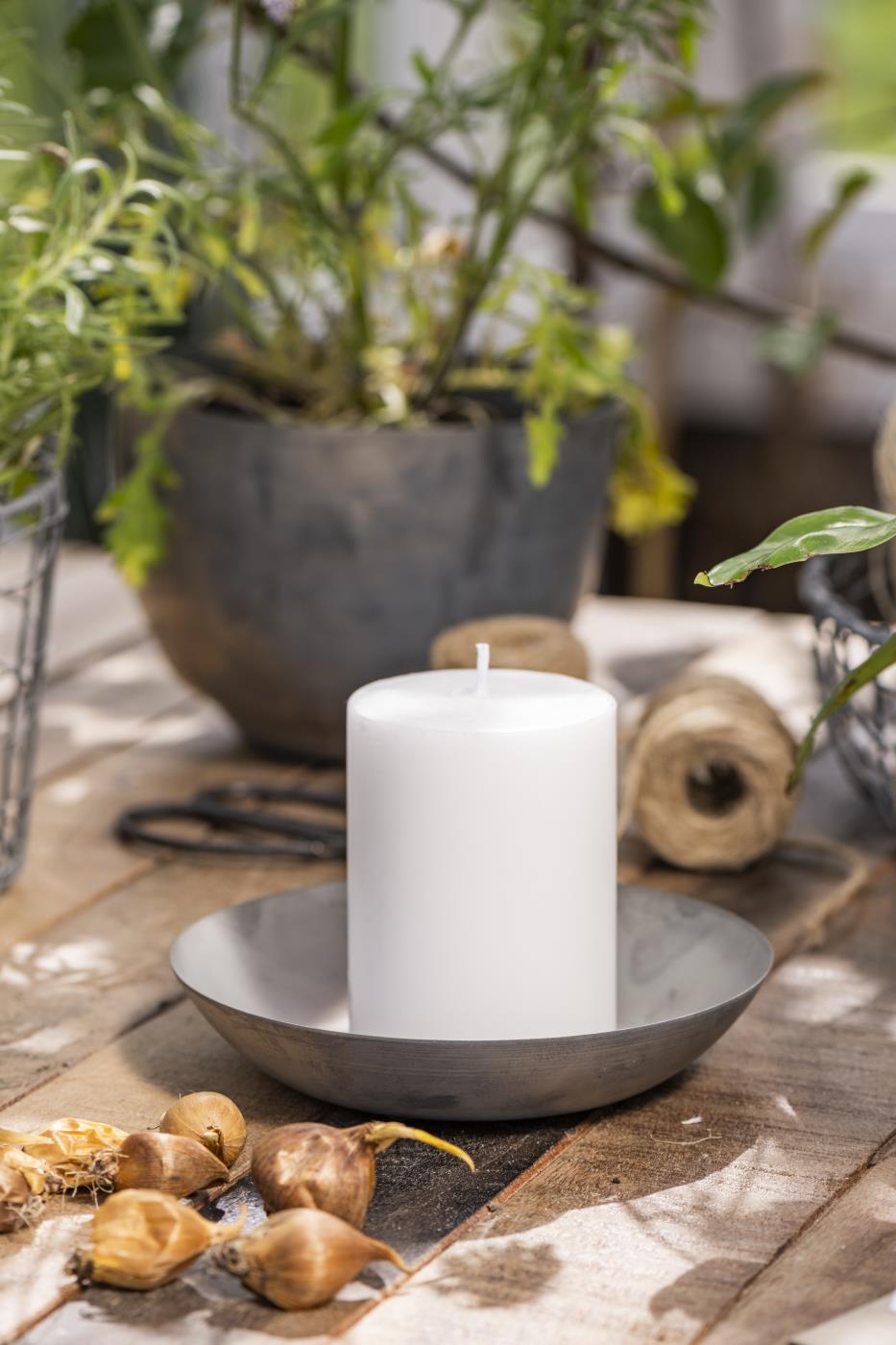 Lille rund lysbakke i zink fra Ib Laursen