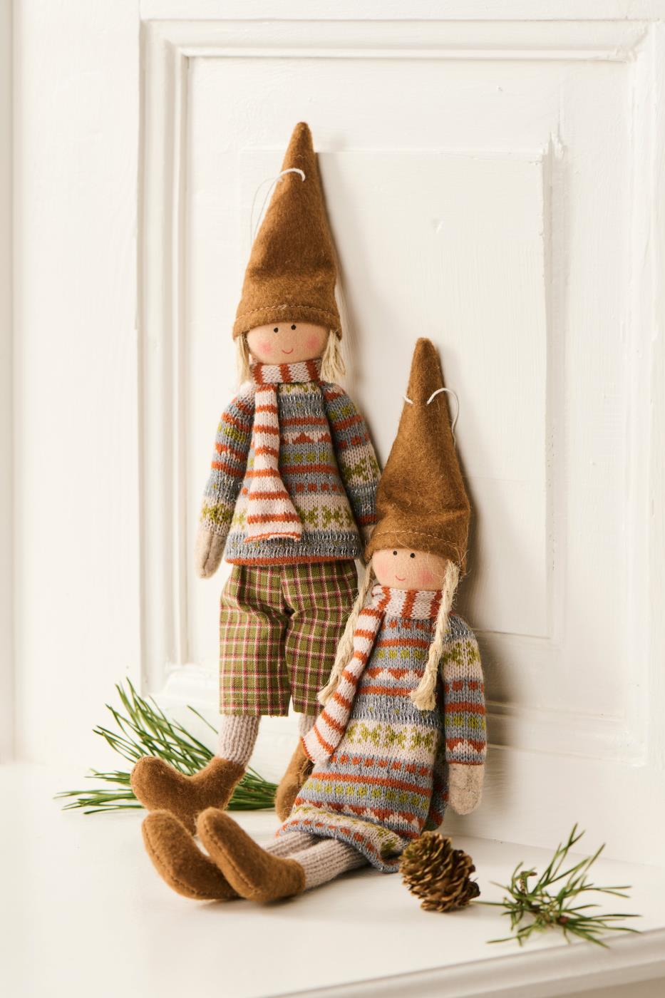 Nisser i brunlige farver fra Ib Laursen