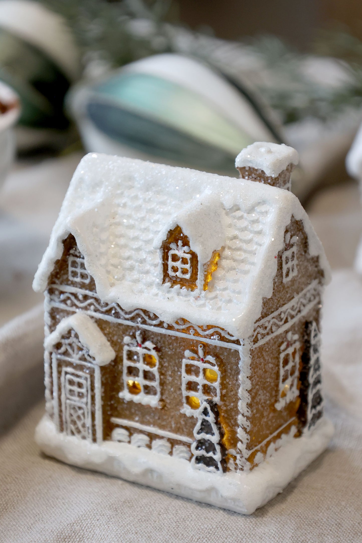 Perberkage hus med lys fra Chic Antique