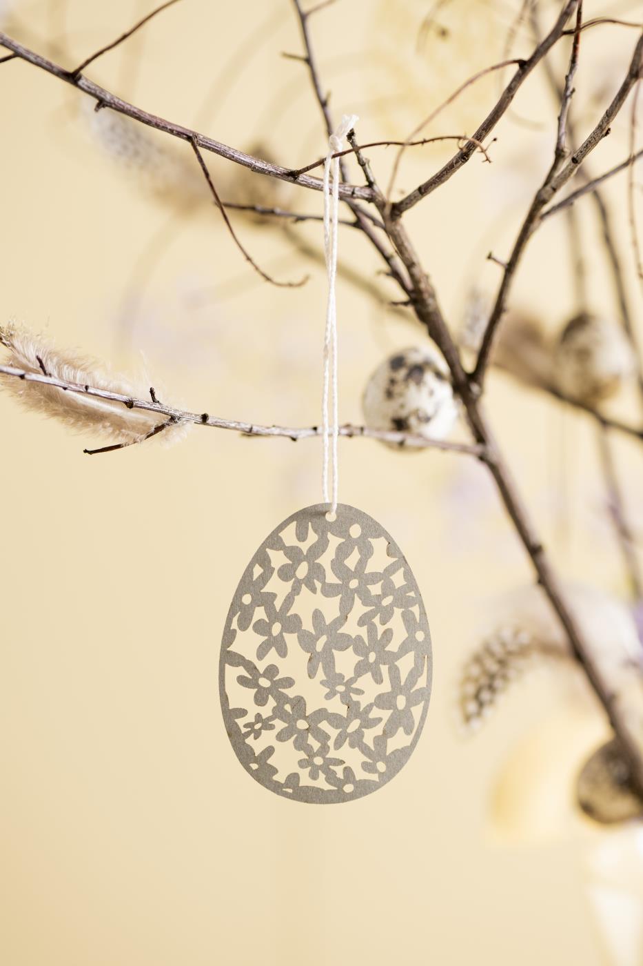 pynte påskeæg i papir til ophæng i grå fra Ib Laursen
