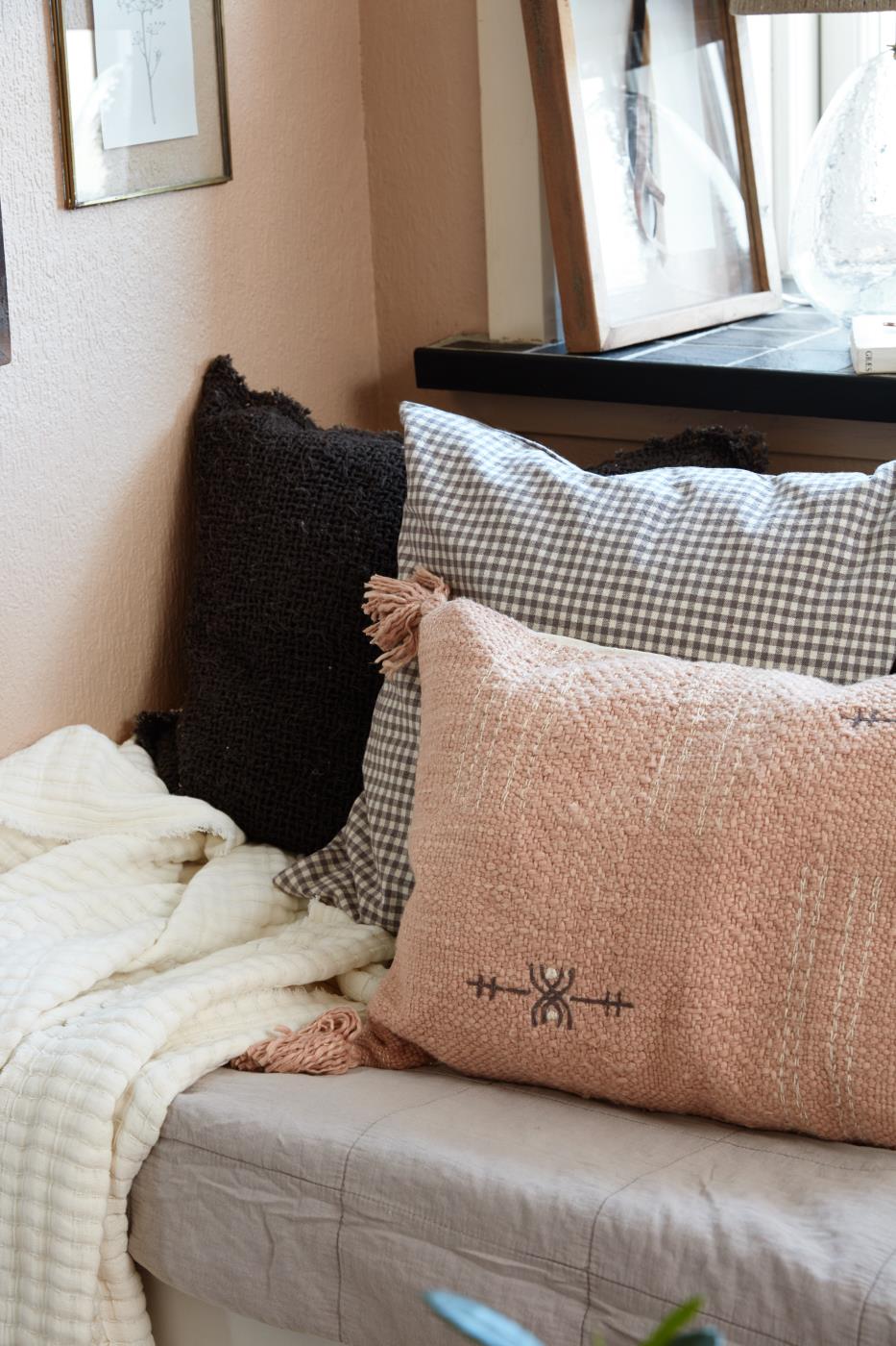 Pude med kvaster i rosa fra Ib Laursen