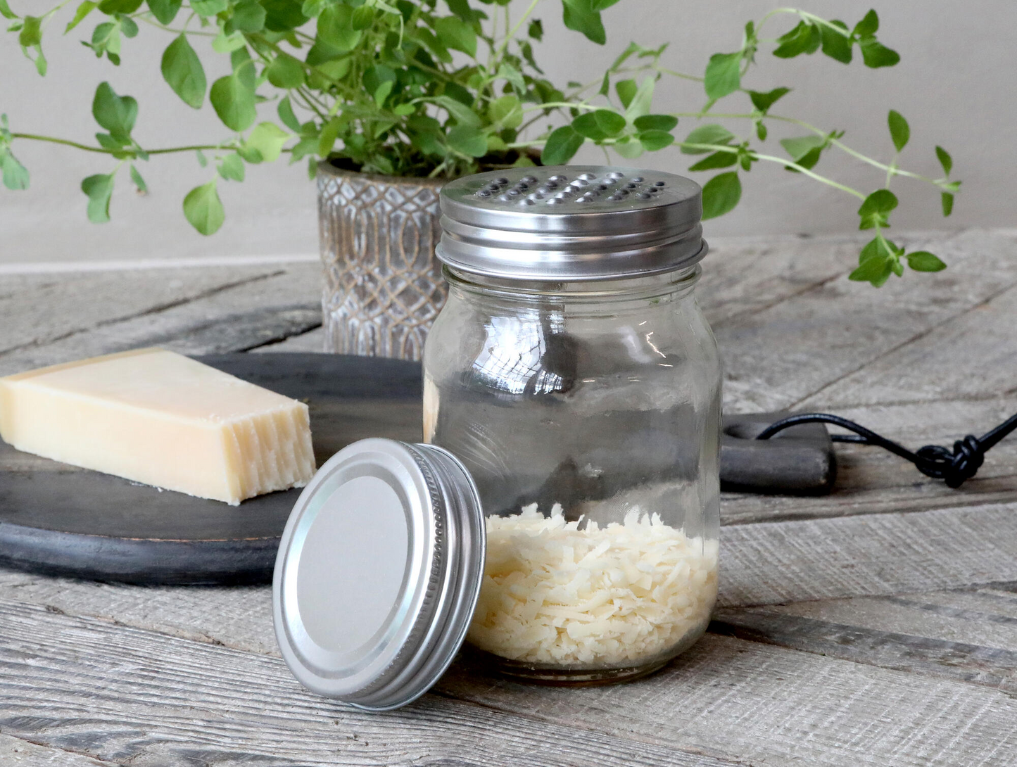 Rivejern med opsamler og ekstra låg fra Chic Antique