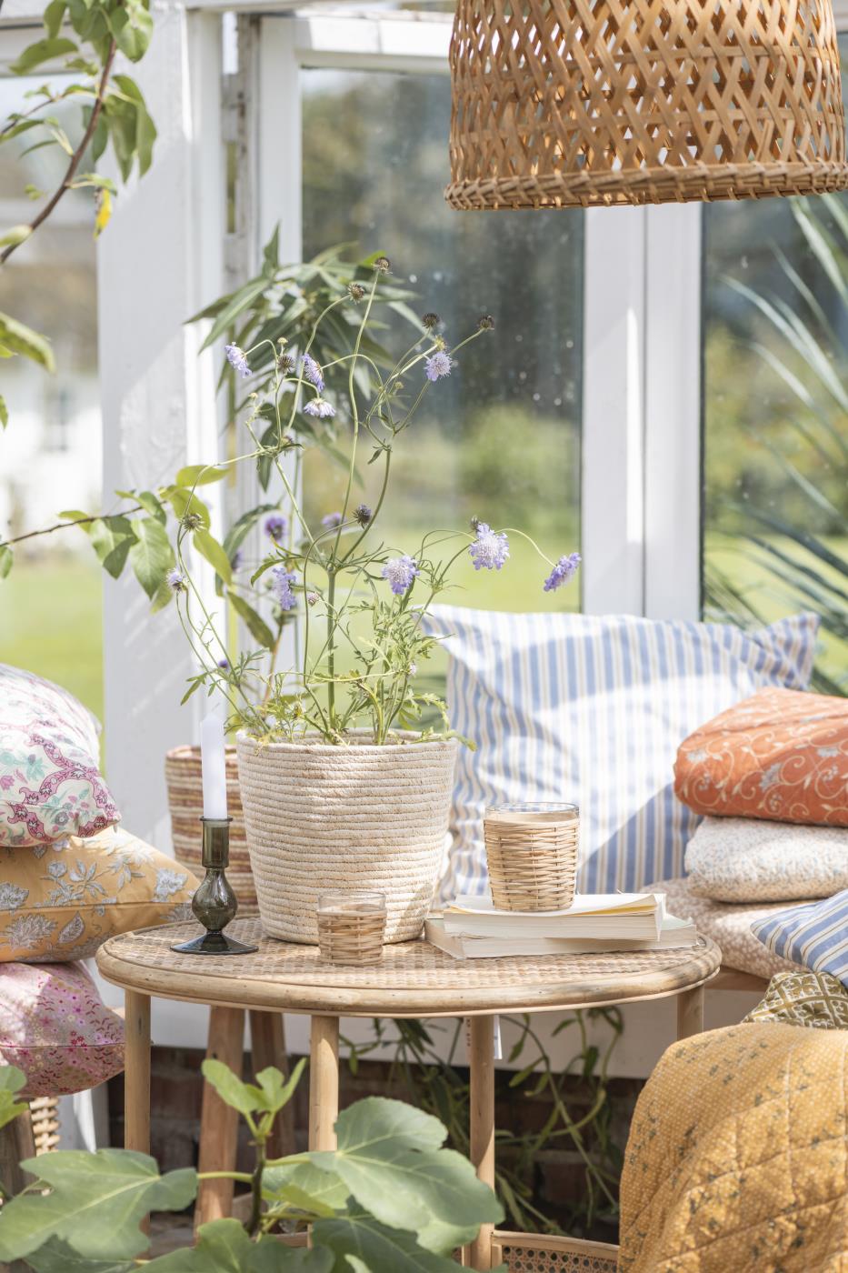 Fint rundt bord til sommerhuset fra Ib Laursen