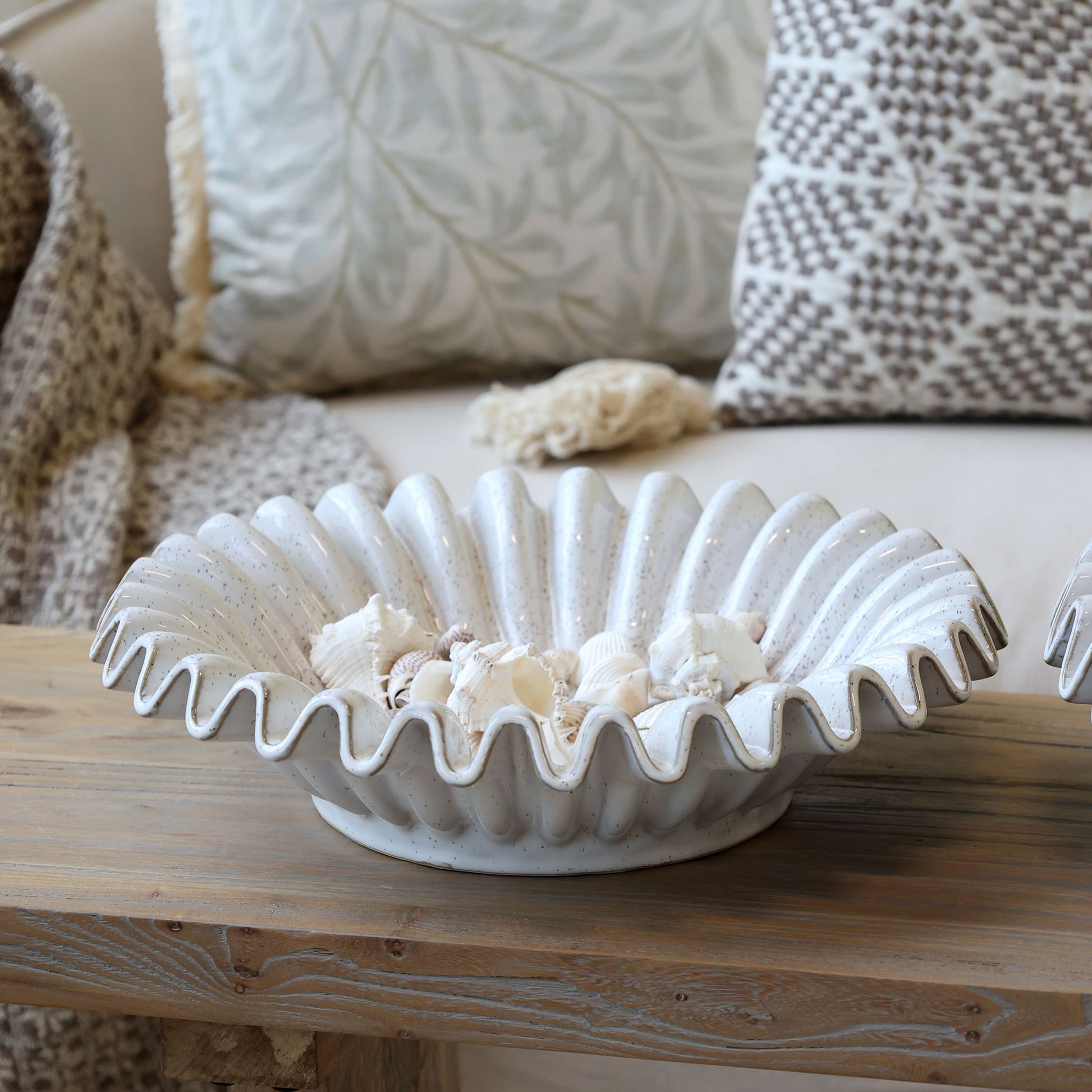 Stor rundt keramik fad fra Chic Antique
