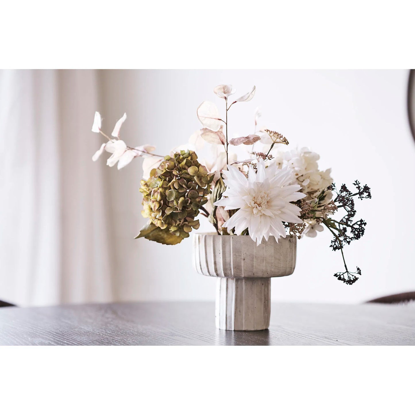 Vase til kunstige blomster fra House Nordic