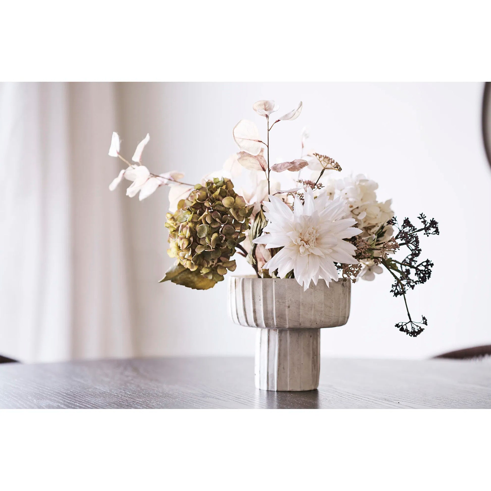 Vase til kunstige blomster fra House Nordic