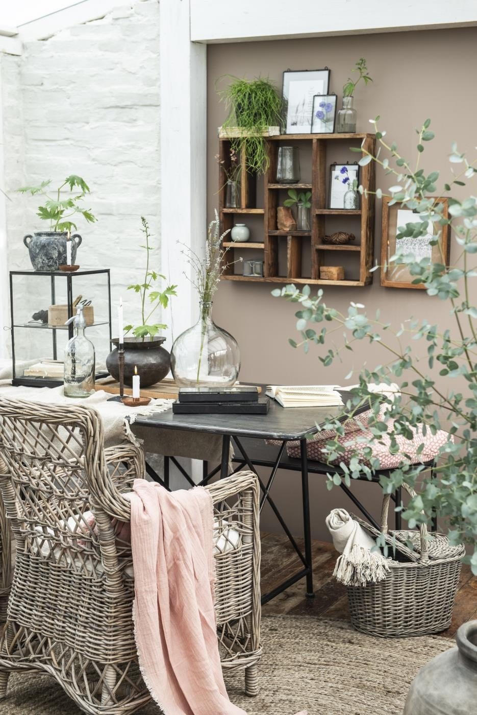 Hylde i genbrugstræ med flere rum fra Ib Laursen