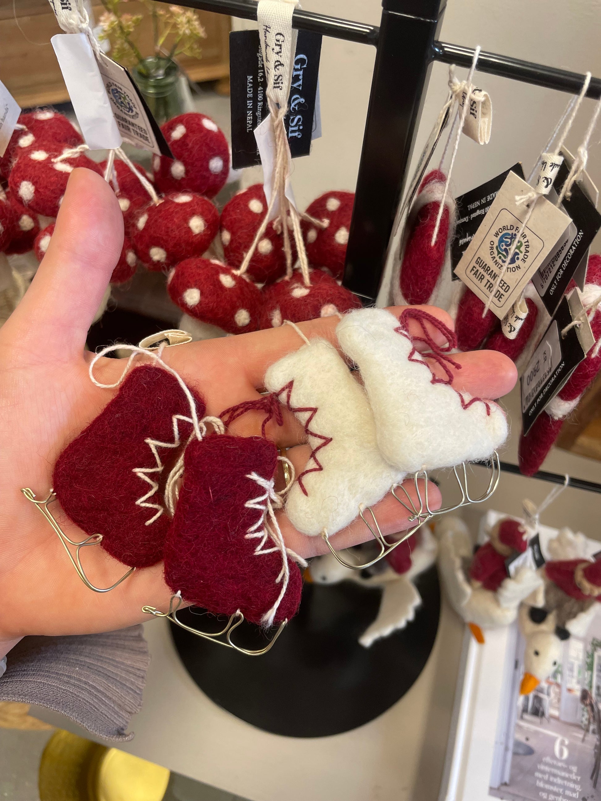 Håndlavet  filtet skøjter fra Gry og Sif