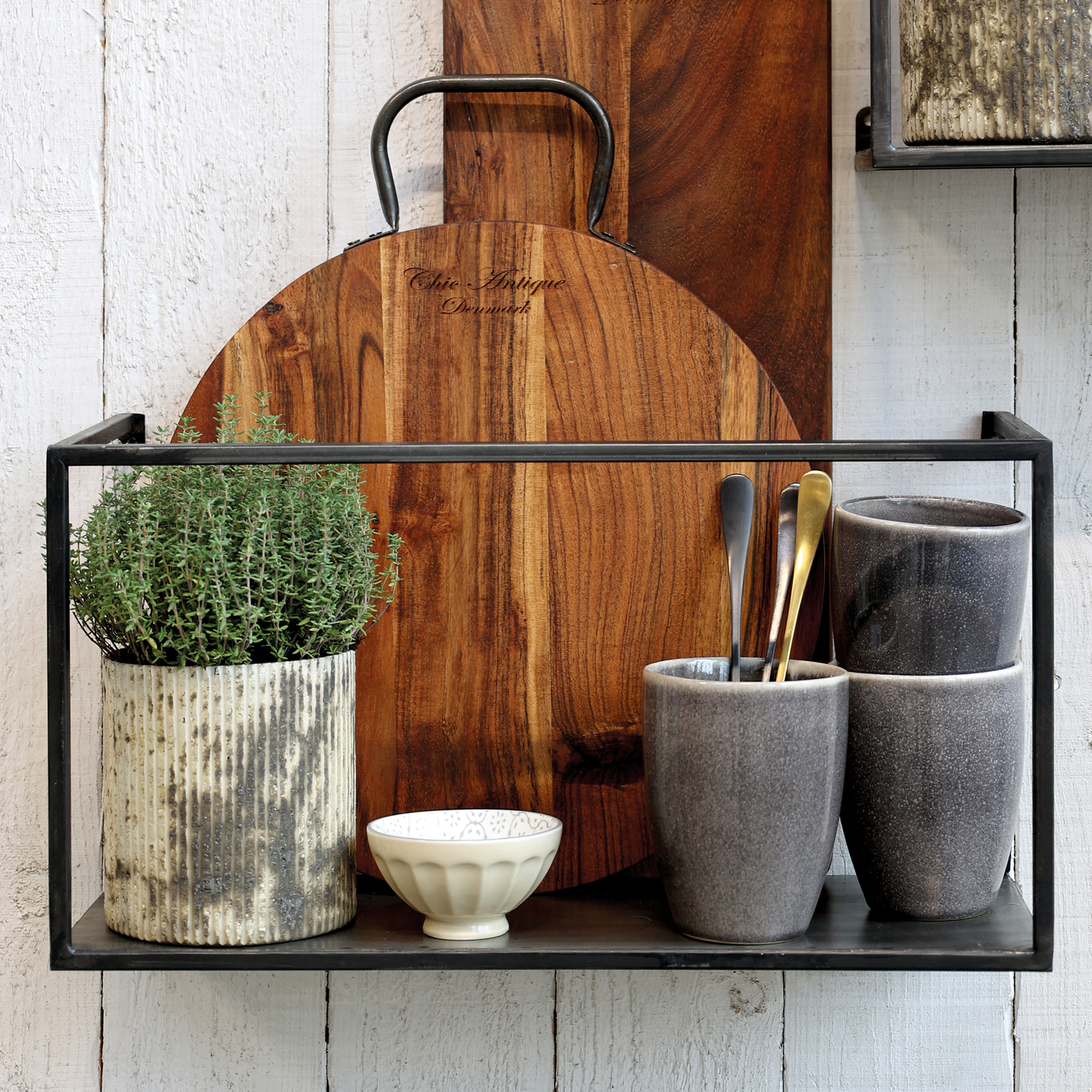 Sorte jern hylder fra Chic Antique