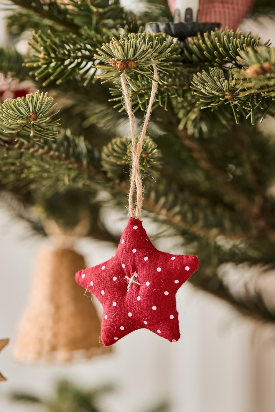 Stjerne i rød stof - fem varianter - Ib Laursen