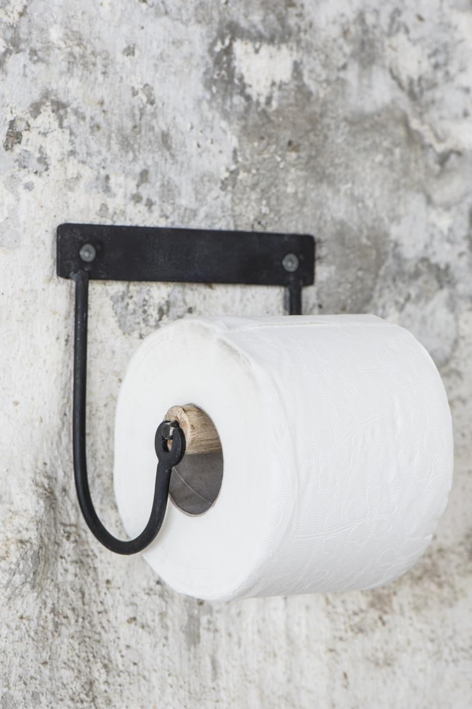 Sort toiletpapirsholder med trærulle